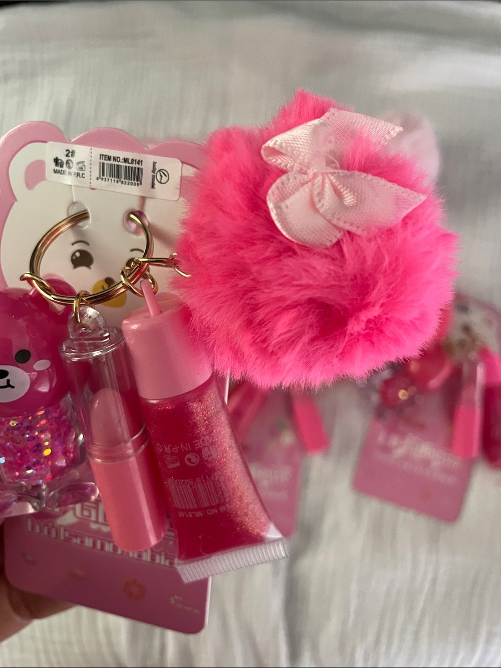 SET OF 4 New items - lip gloss key chain, Berry Lip gloss, mirror & pk of bands - Picture 8 of 14